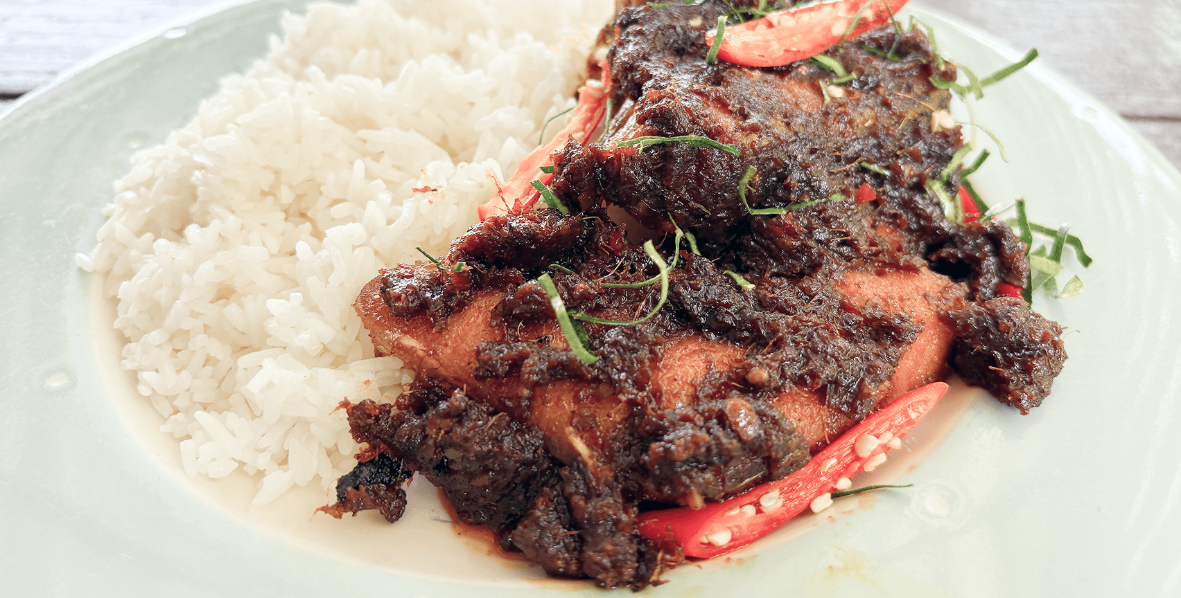 ข้าวปลากะพงขาวทอดเครื่อง